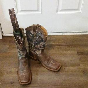 JUSTIN BOOTS WITH BELT